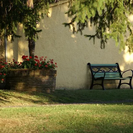 Holiday home Lazzareschi Case Vacanza *